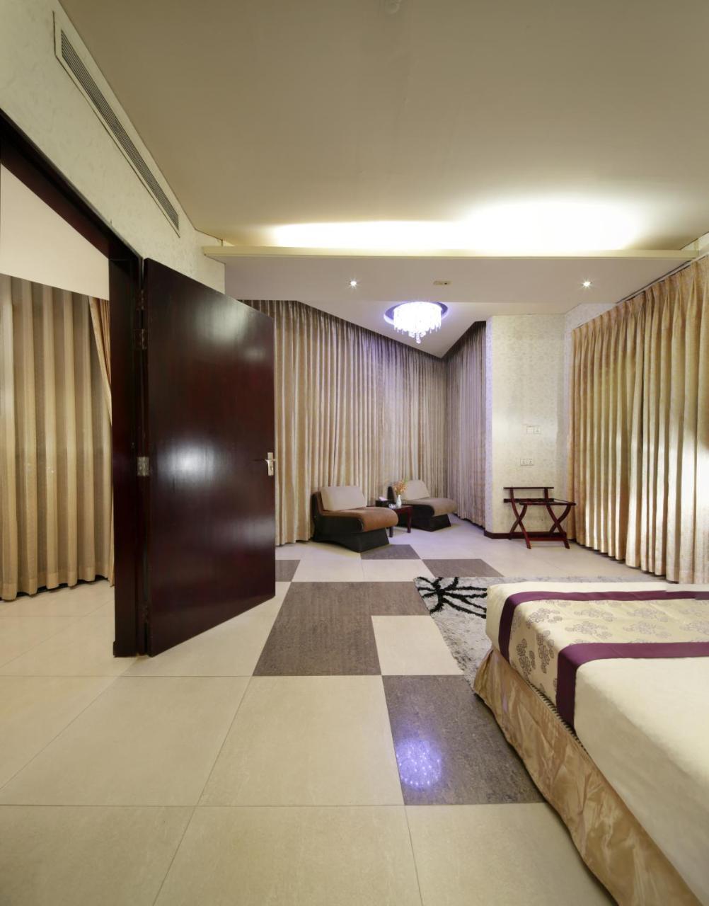 Hotel The Cox Today Koks Badźar Zewnętrze zdjęcie
